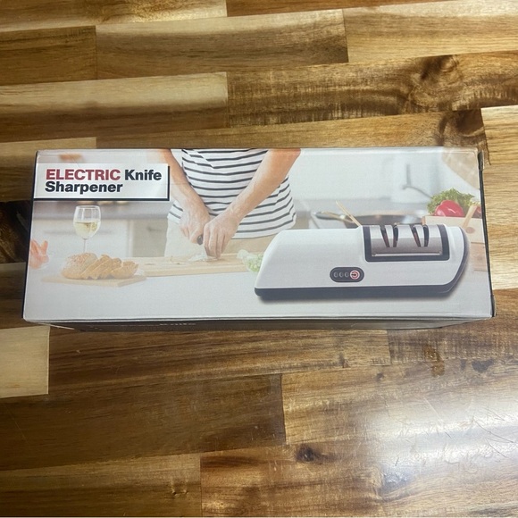Modern White and Silver Knife Sharpener NIB - Picture 2 of 2